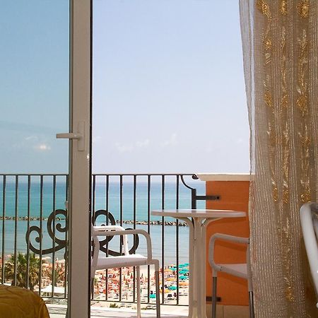 Hotel Cristall San Benedetto del Tronto Dış mekan fotoğraf