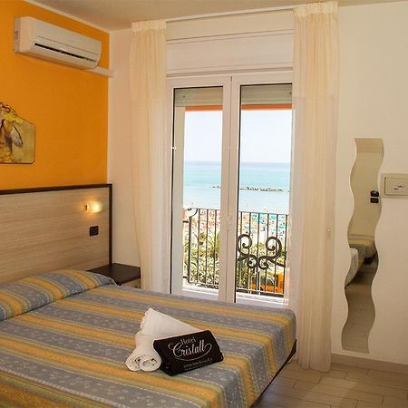 Hotel Cristall San Benedetto del Tronto Dış mekan fotoğraf