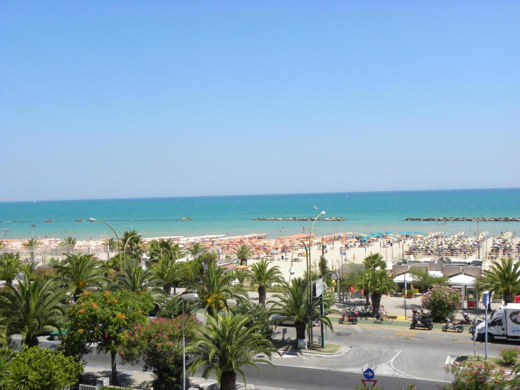 Hotel Cristall San Benedetto del Tronto Dış mekan fotoğraf