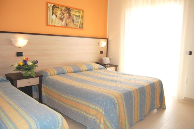 Hotel Cristall San Benedetto del Tronto Dış mekan fotoğraf