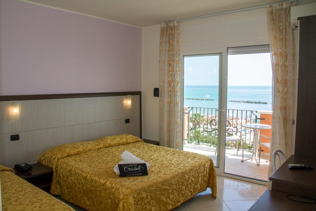 Hotel Cristall San Benedetto del Tronto Dış mekan fotoğraf