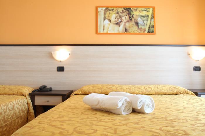 Hotel Cristall San Benedetto del Tronto Dış mekan fotoğraf