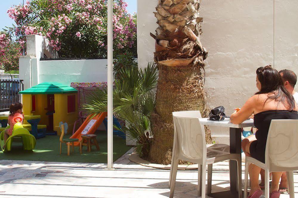 Hotel Cristall San Benedetto del Tronto Dış mekan fotoğraf